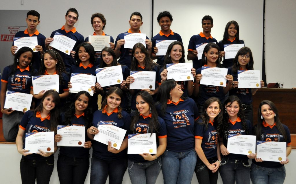 Gerdau Divinópolis forma segunda turma do projeto pescar formados projeto gerdau